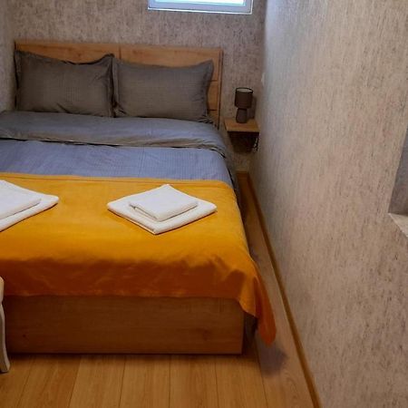 Yellow Apartment تبليسي المظهر الخارجي الصورة